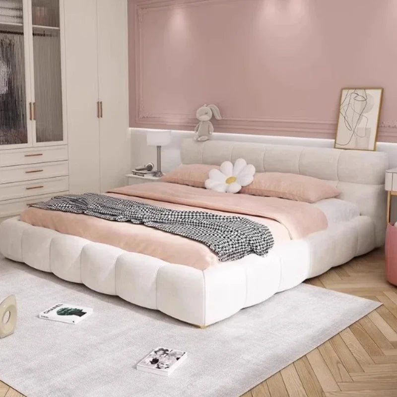 lit moderne bois beige clair tissus velours doux chambre coucher