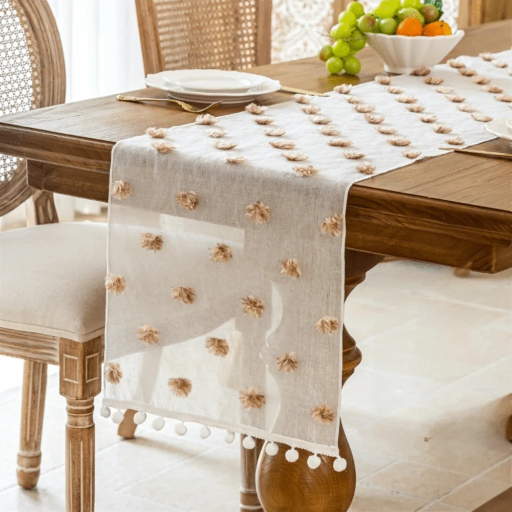 table cuisine nappe rose blanche rouge pompons décorative rustique imperméable machine festive noël pâques