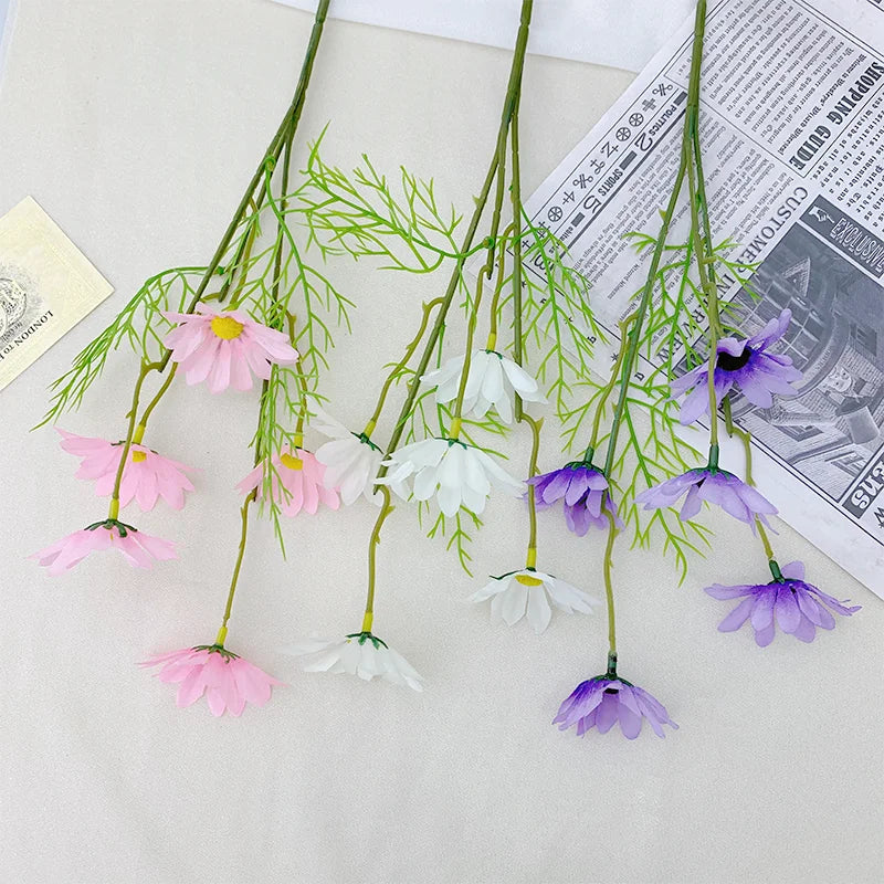 bouquet fleurs artificielles marguerites violet rose blanc moderne decoration intérieur