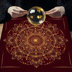 tapis mandala doré rouge cristaux fleurs séchées cartes tarot décoratif spiritualité chambre salon