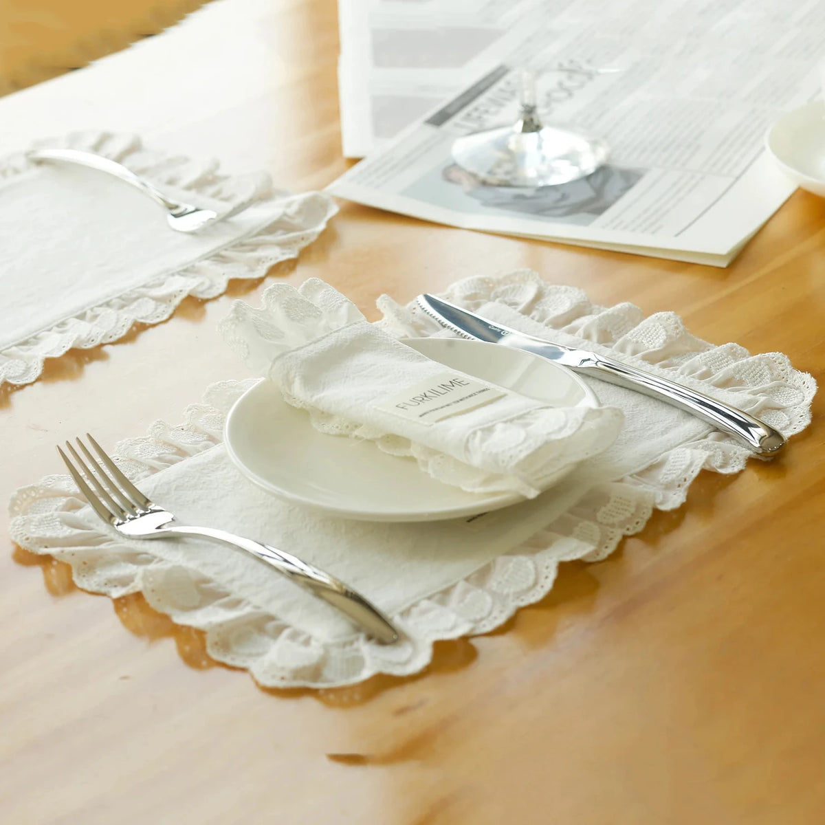 nappes dentelle table serviettes coton assiettes decoration mariage volants doux decoration table fête