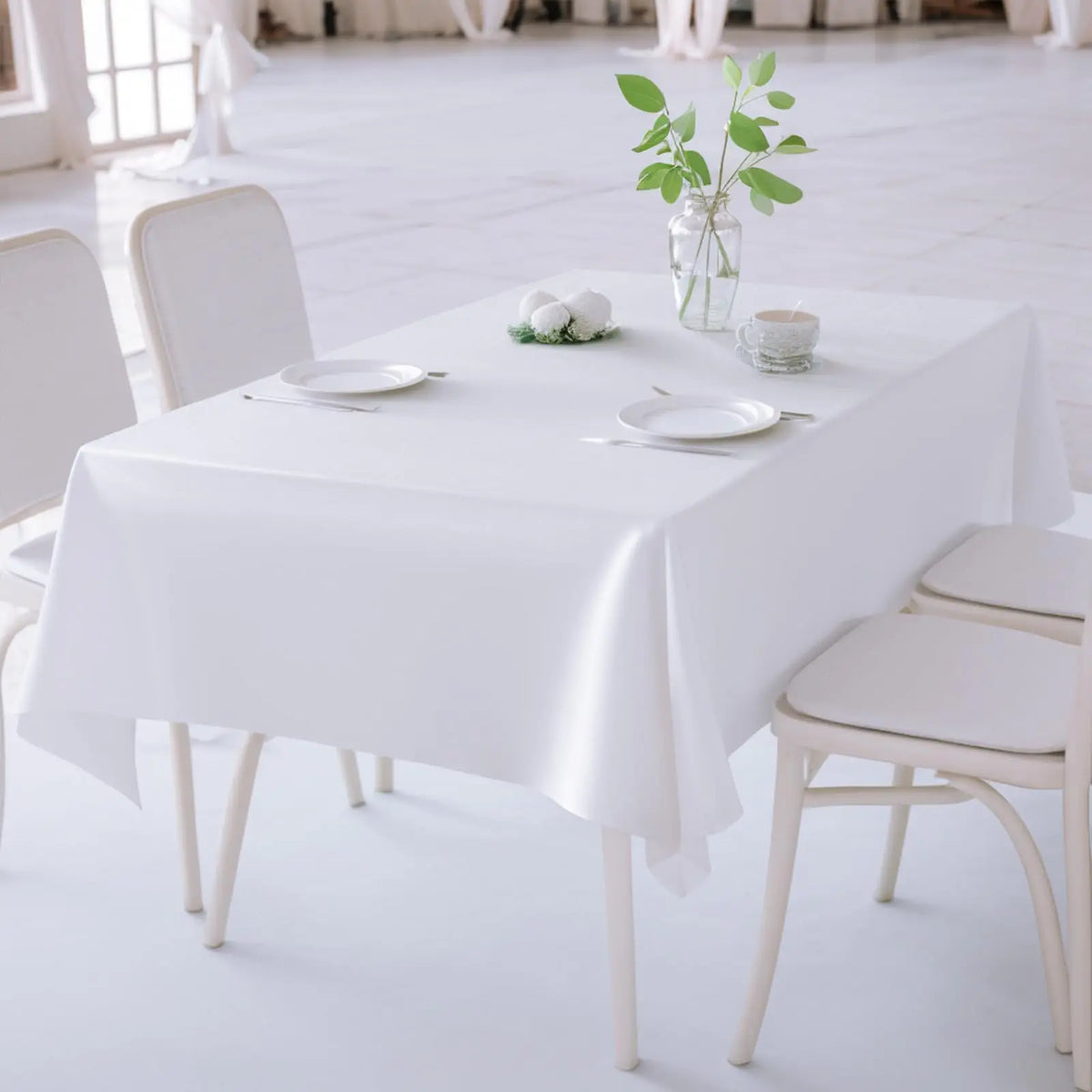 nappe satinée plissée élégante table blanc réutilisable festives occasions thématiques