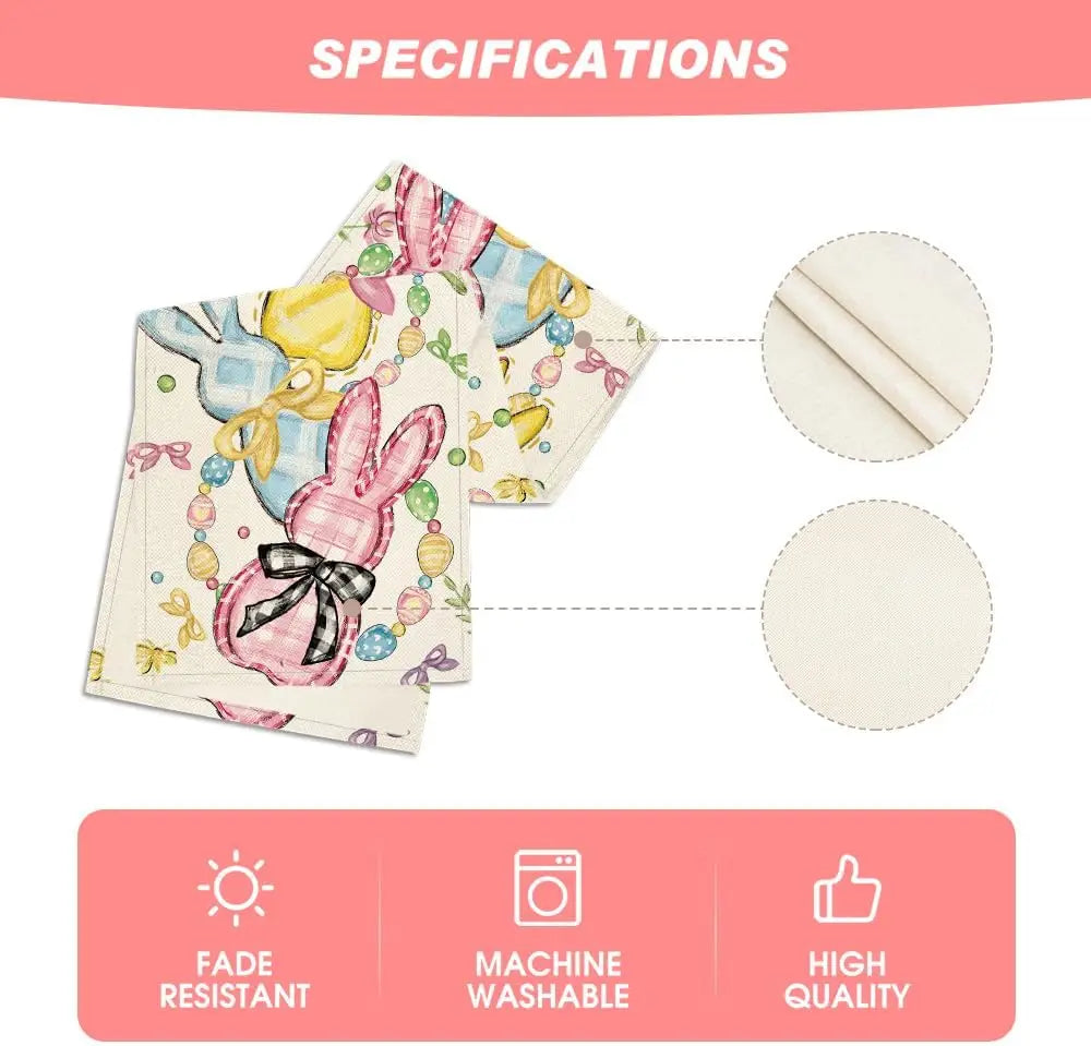 L'image montre une serviette de cuisine avec un motif de Pâques coloré et joyeux, comprenant des lapins, des œufs et des fleurs. Cette serviette est décrite comme résistante à la décoloration, lavable en machine et de haute qualité.