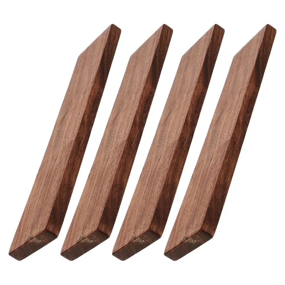 découpe planches bois marron foncé sculpture gravure rustique planks carving walnut