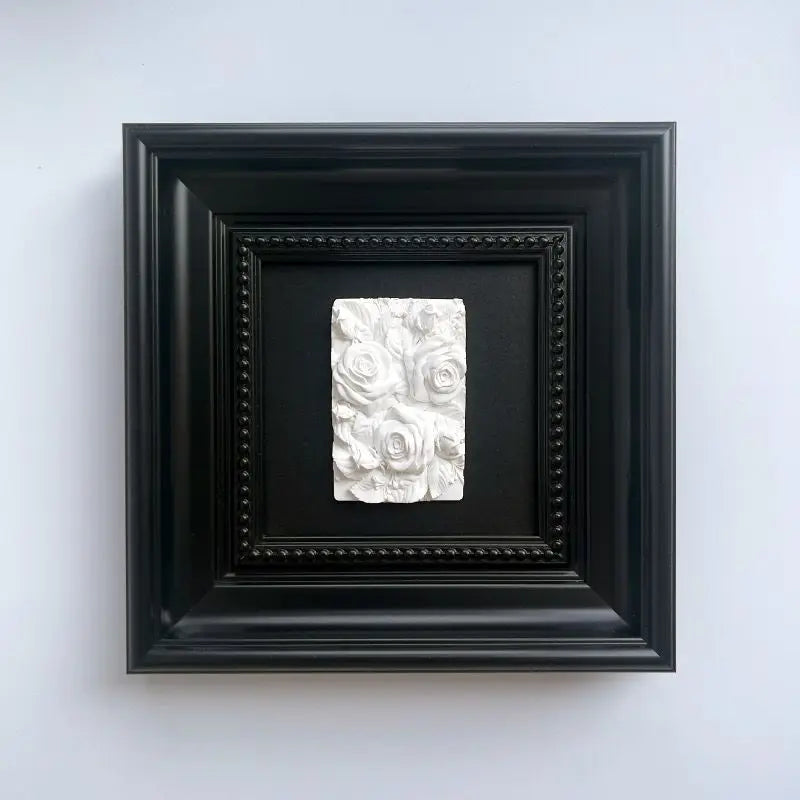 sculpture décorative blanche relief classique fixée mur blanc relief opacité classique