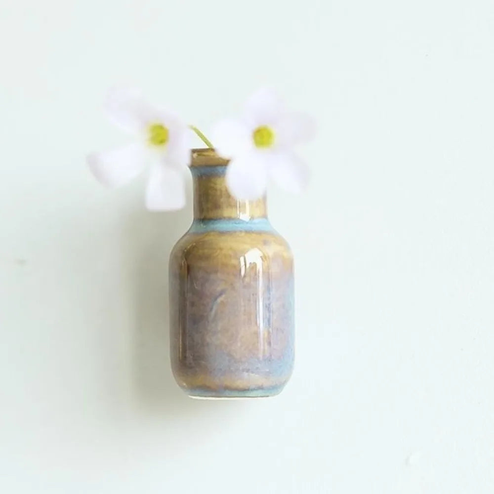 aimants réfrigérateur vases miniatures motifs floraux couleurs variées vintage minimaliste