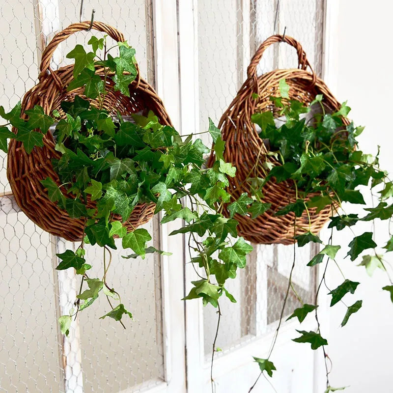 paniers suspendus tressage naturel marron clair marron foncé rustique opacité petits objets réutilisables