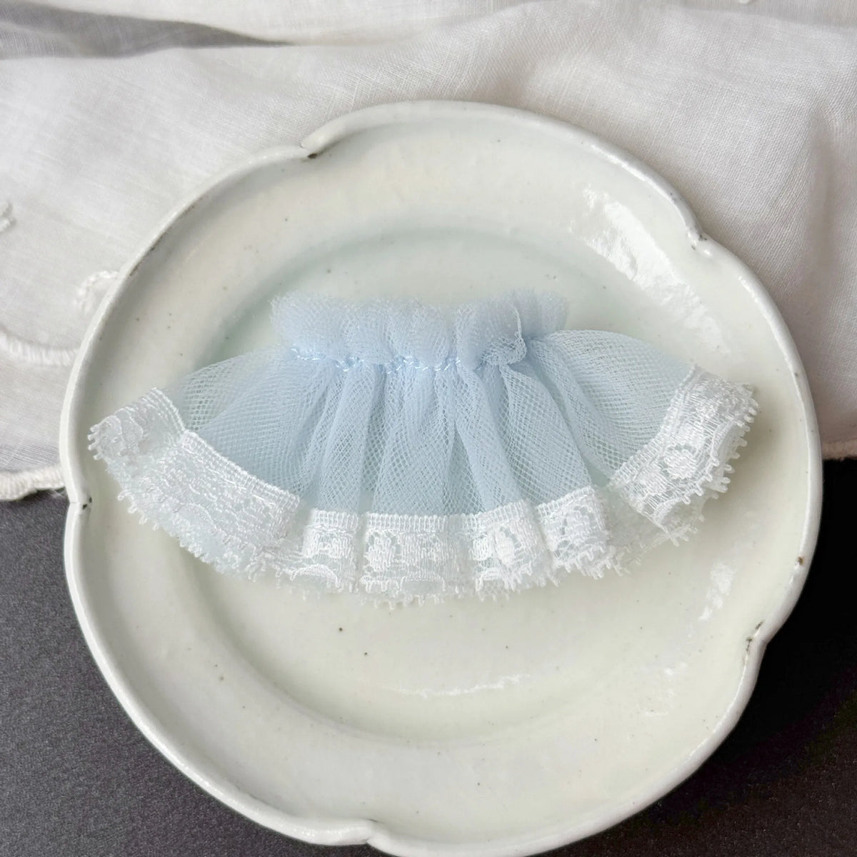 jupe tulle poupée rose blanche jaune verte douce moderne accessoire fille dentelle opaque