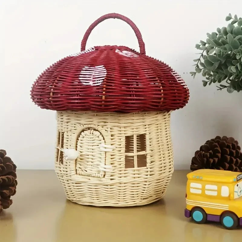 panier tressé champignon rouge rangement enfant deco naturelle figurines jouets cosmétiques