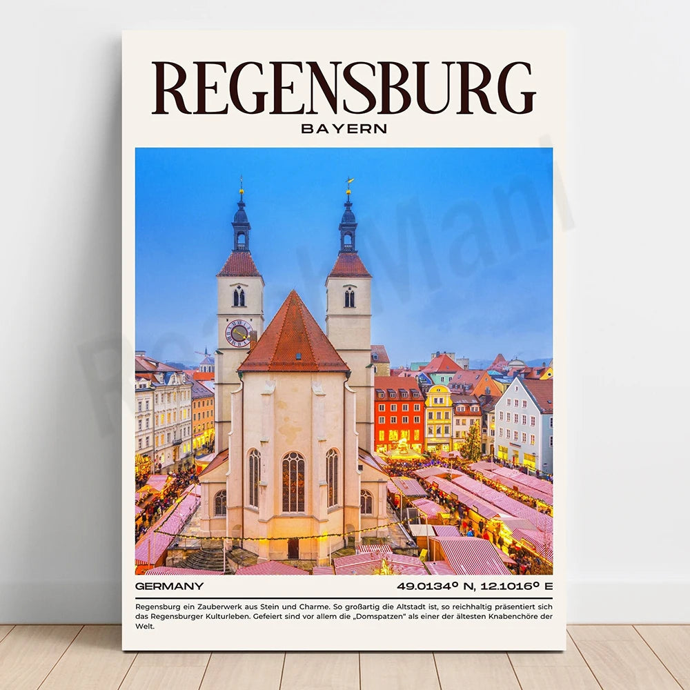 L'image montre une vue panoramique de la ville historique de Ratisbonne, en Allemagne, avec ses bâtiments colorés, ses tours d'église et son marché animé.
