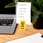 décoration humour panneau signalisation jaune noir transparent chantier leave me alone busy senior moment