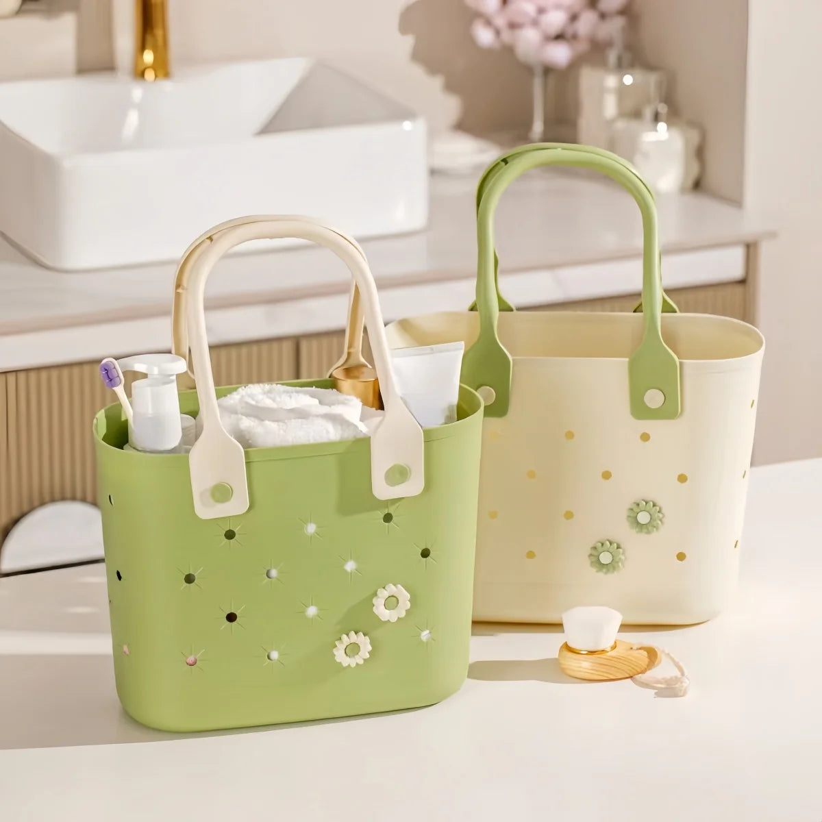 sac main moderne perforations fleurs relief vert clair beige poignées détachables décontracté rangement