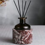 ensemble accessoires salle bain marbre violet plateau distributeur savon pot pinceau diffuseur huiles