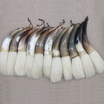 brosse peinture traditionnelle cordelette poils naturels marbrés noir blanc gris