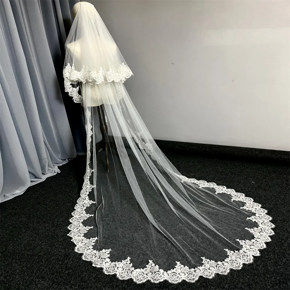 voile mariée dentelle blanche motifs floraux paillettes clips métalliques tulle doux classique off white