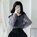 Haut gris translucide femmes bandes noires moderne cou fendu printemps été polyesters transparent