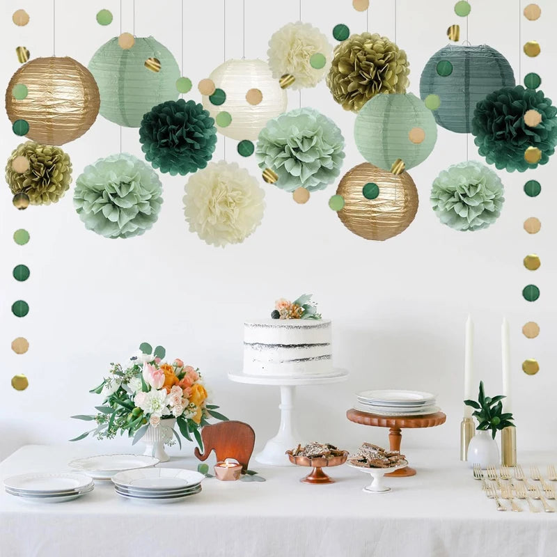 décoration fête anniversaire mariage pompons lanternes papier plissé vert beige blanc festive