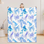couverture sieste douce microfibre bleue blanche motif rayures points femme