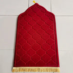 tapis géométrique moderne élégant vert clair bleu marine rouge rose gris clair franges dorées