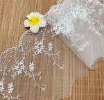 ruban dentelle fleurs blanches broderie fine 14cm largeur polyester opacite eco soluble 2mètres