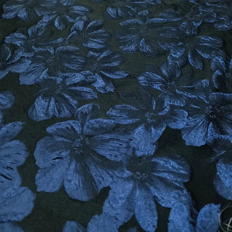 tissu polyester jacinthe fleurs stylisées résistance intempéries largeur 155cm couleurs bleu noir opacité