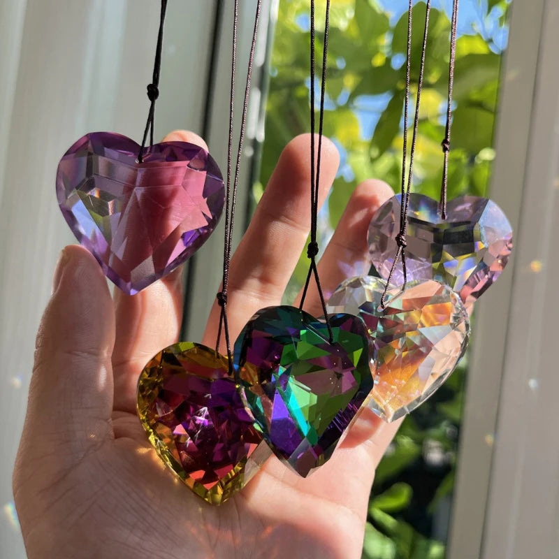 décoration intérieure coeur facettes multicolores moderne ornement bricolage cordelette pendentif arc ciel vibrant reflets