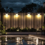 lampe solaire murale led argentée ip44 moderne autonome contrôle tactile