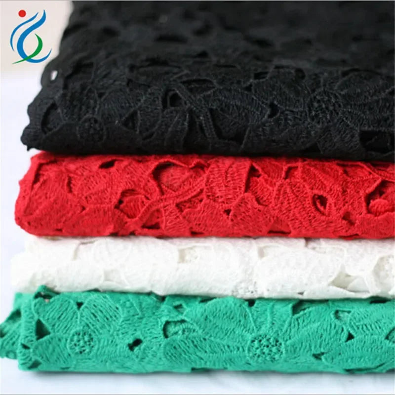 tissu dentelle polyester mariage brodé fleurs motifs floraux noir rouge blanc vert résistance abrasion