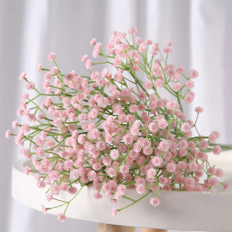 bouquets artificiels violet rose bleu clair blanc petites fleurs rondes modernes intérieur mariage anniversaire