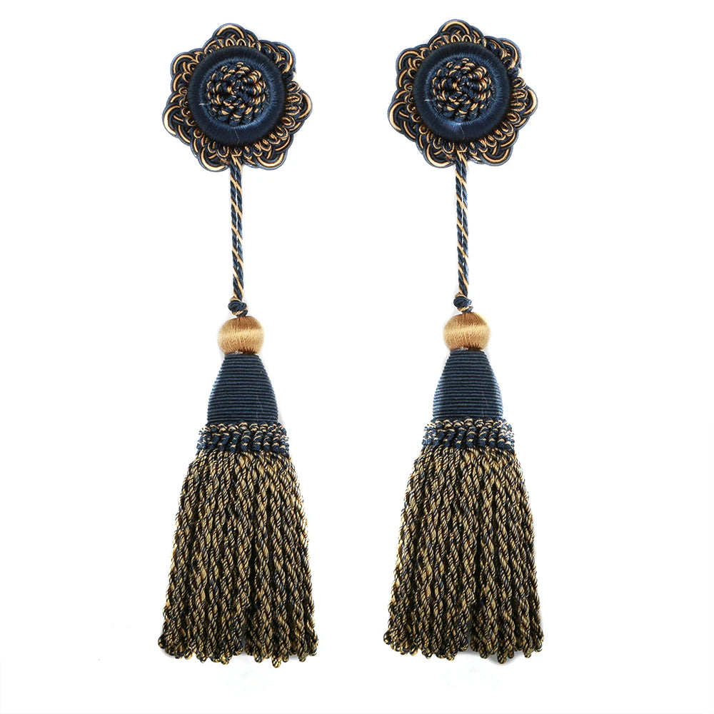 pompons rideau dorés tissés noeuds traditionnels fixations accessoires décoration intérieure textiles maison