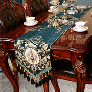 nappe table chenille brodée motifs floraux bleu marron franges décoratives baroque élégant