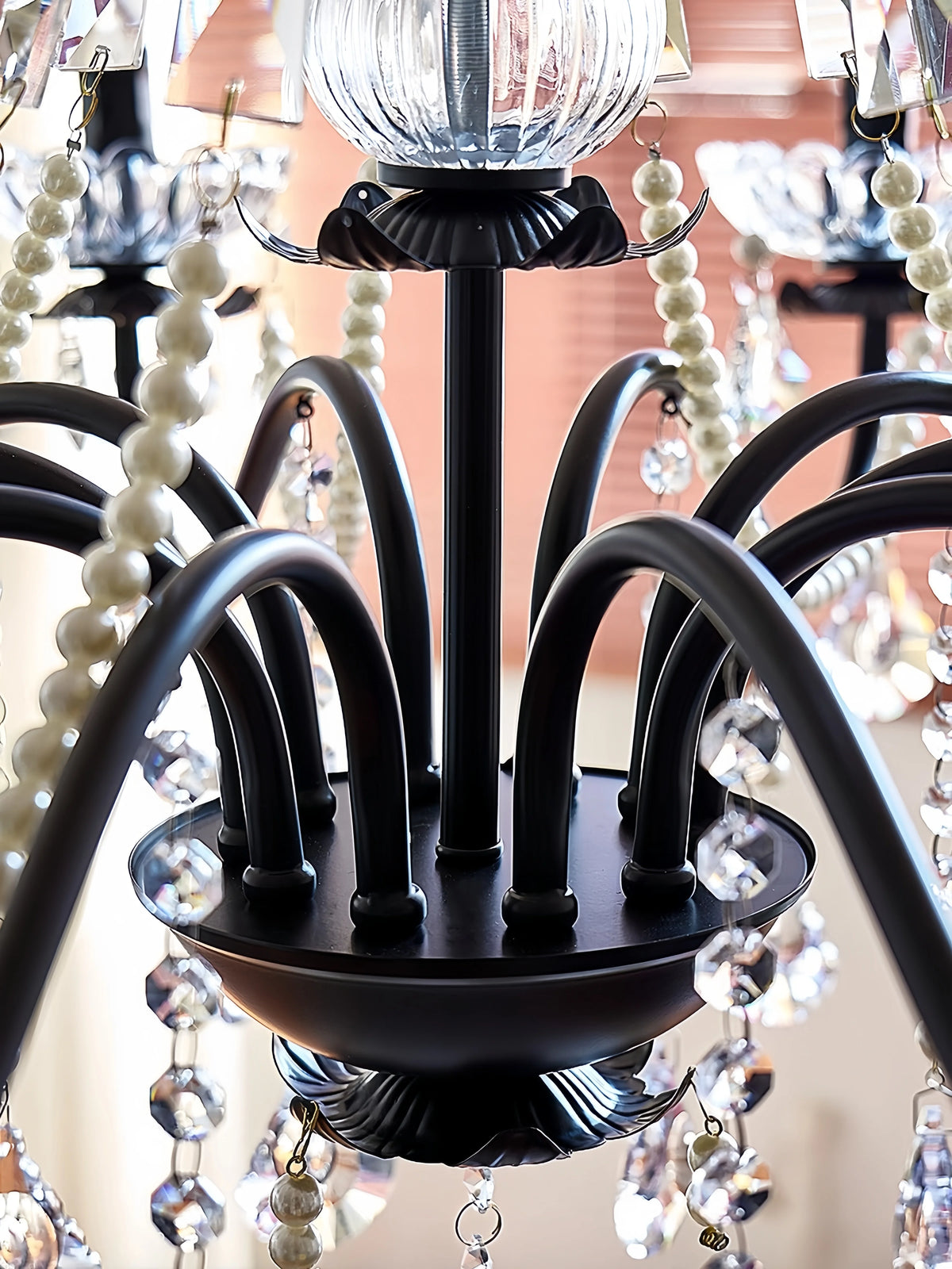 lustre cristal noir blanc classique baroque suspension salon chambre