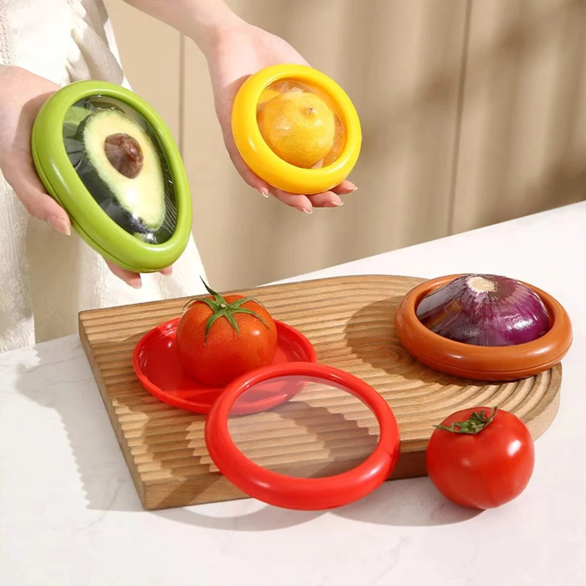 boîtes conservation alimentaire transparentes modernes respectueuses l'environnement couleurs vert jaune rouge adhésif