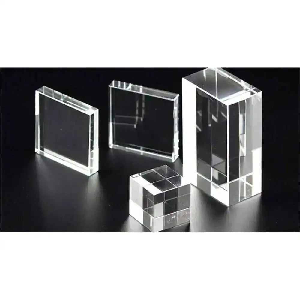 blocs transparents prisme rectangulaire paysage maison arbres moderne minimaliste feng shui