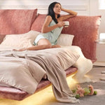 lit suspendu moderne rose gris clair chenille doux oreillers couverture drap plat coussin sol