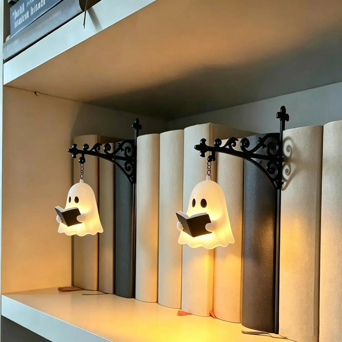lampe suspendue vintage fantôme citrouille halloween décoration maison noire blanche jaune floral