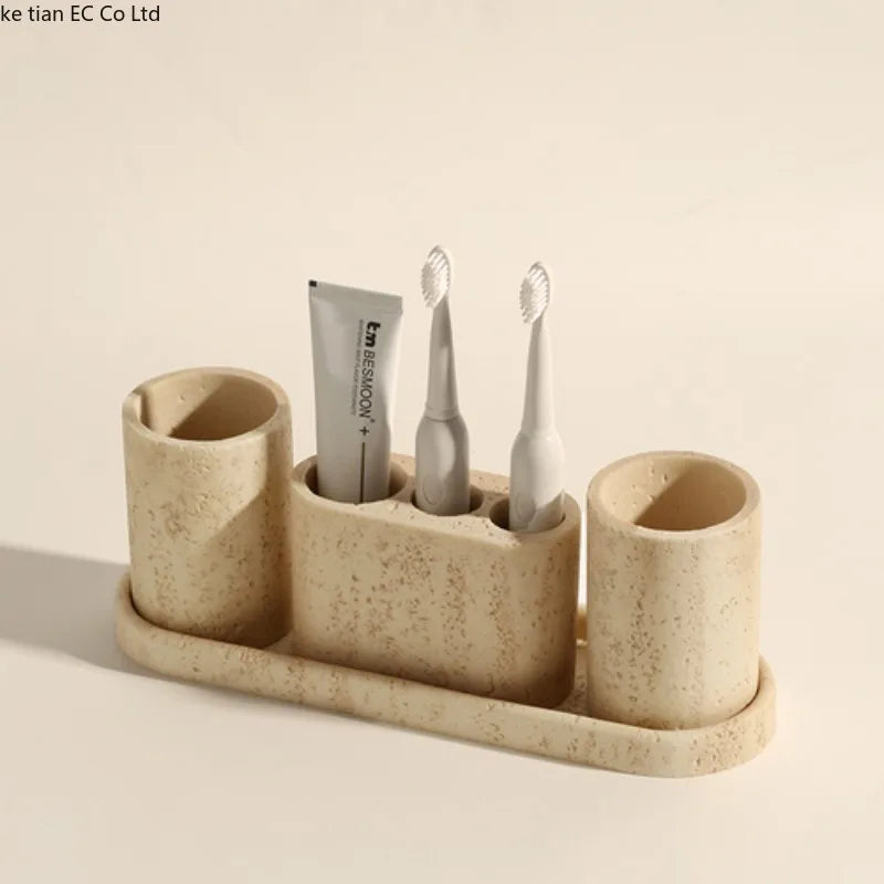 ensemble salle bain moderne beige clair brosse dents tube dentifrice distributeur savon tasses résine
