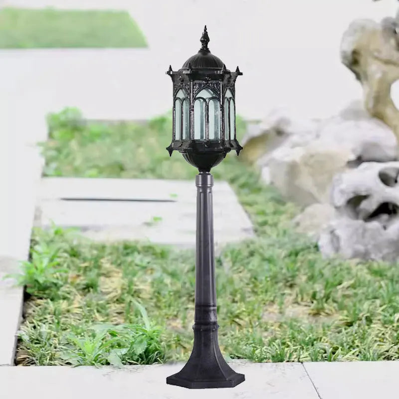 lanterne vintage éclairage extérieur jardin lampadaire métal noir classique motifs géométriques
