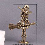figurine sorcière bronze chapeau balai baguette deco maison conte fées éléments decoratifs