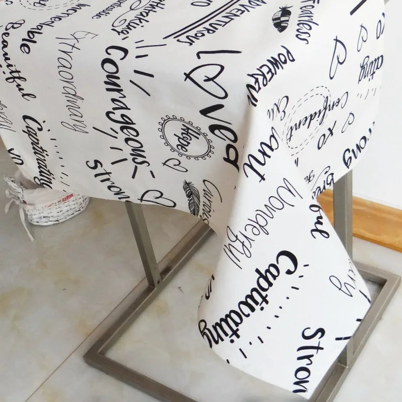 serviettes coton noir blanc moderne numéros lettres coeurs plumes phrases