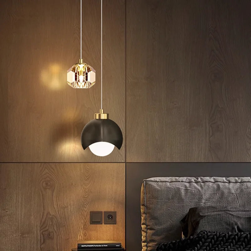 Suspension lumineuse moderne minimaliste blanc doré noir sphères translucides tiges métalliques