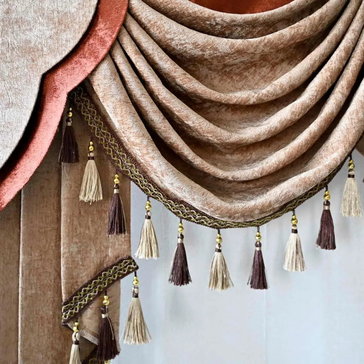 rideau velours marron élégant opacité tassels salon européen classique