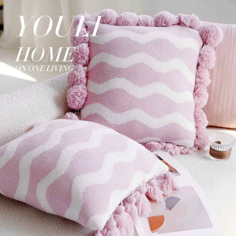 housse coussin forme lapin rose velours rayures blanches animal compagnie doux confortable décoration maison