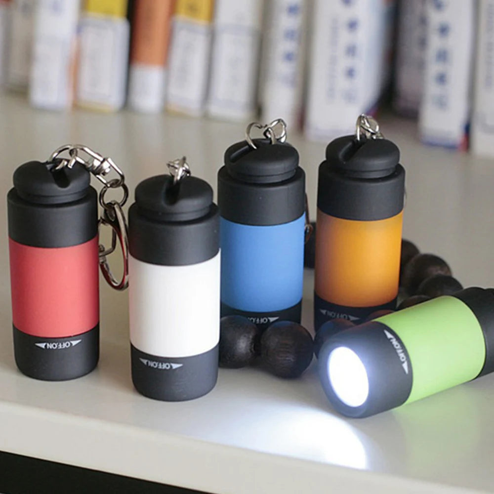 torche mini rechargeable led portable annuaire cle usb rouge blanc moderne compact