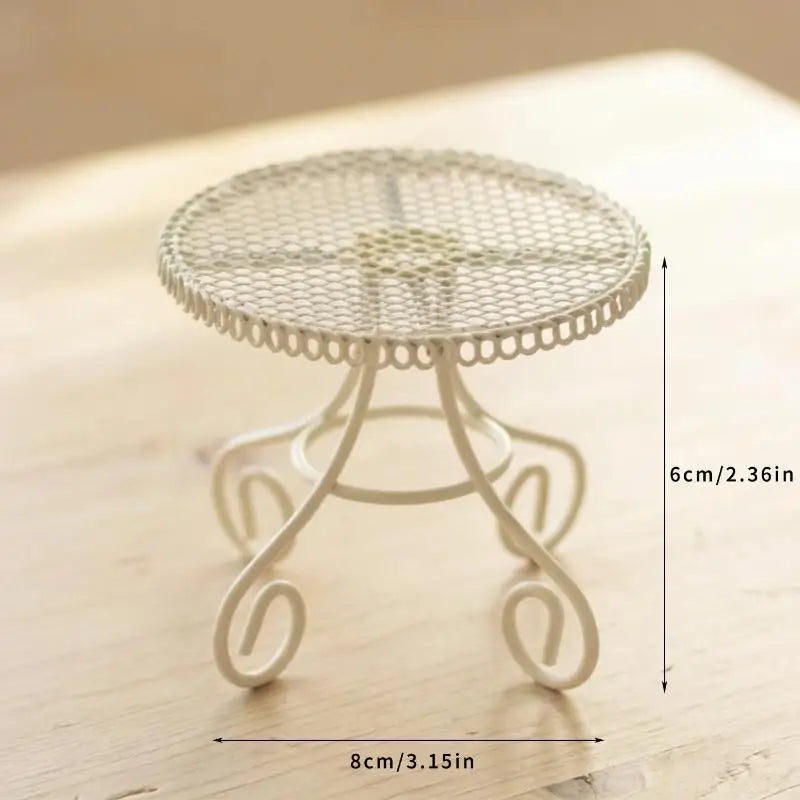 chaises table miniature métal grillagé vintage beige coussin serviette