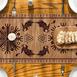 drapeau table artisanal nordique motifs corbeaux arbre vie brunclair festive halloween noël mariage coachella