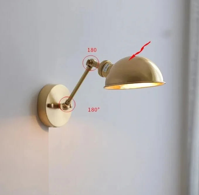 lampe murale industrielle dorée lisse fixée mur interrupteur câble électrique moderne cuisine chambre