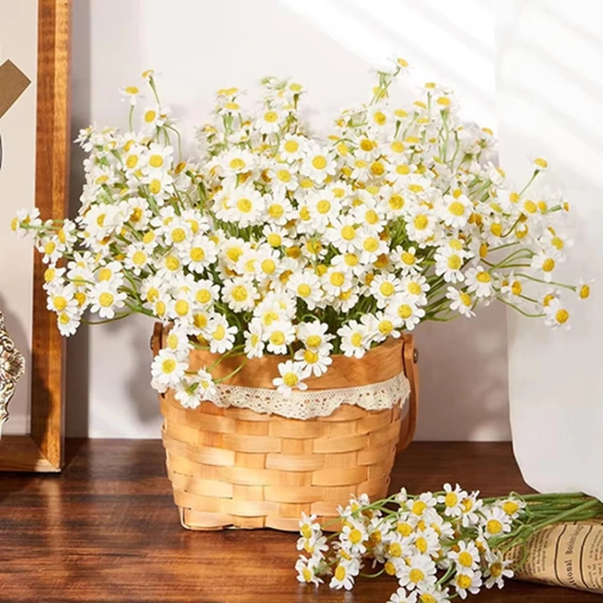 bouquets fleurs artificielles marguerites blancs vases transparents décoration intérieure moderne minimaliste
