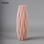 vases décoratifs modernes rayures verticales bleu blanc rose vert pastel minimaliste