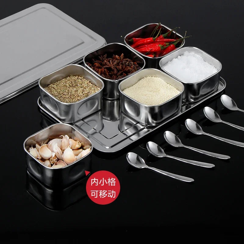 boîtes épices modernes compartiments métalliques cuillères rangement efficace minimaliste cuisine organisée